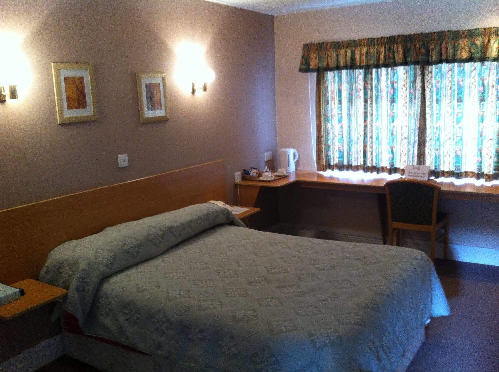 The Town & Country Lodge Dundry Luaran gambar